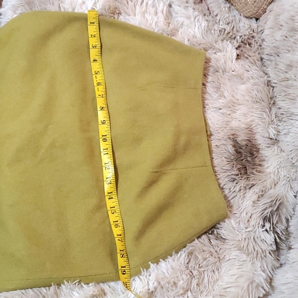 Young Americans Skirt size 7 Junior oliver color 42% Wool Very good condition - Picture 10 of 11